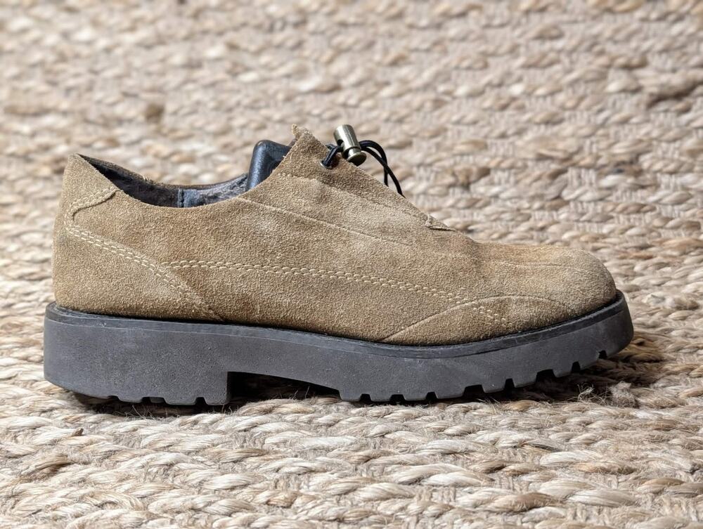 Me Too Women’s Light Brown Suede Leather Shoes Preppy Casual Mules Size 6
